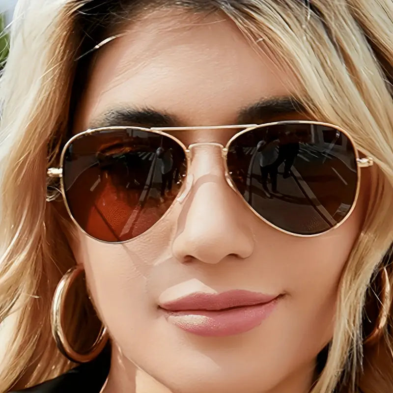 نظارة طبية كلاسيكية بيضاوية الشكل بإطار كامل، بتصميم عصري مزدوج المعبد مع إطار معدني للملابس غير الرسمية