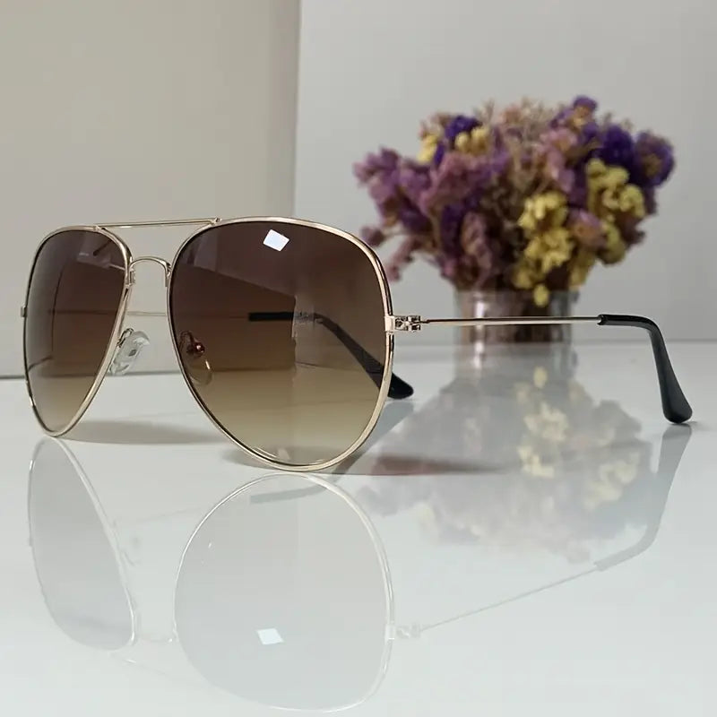 نظارة طبية كلاسيكية بيضاوية الشكل بإطار كامل، بتصميم عصري مزدوج المعبد مع إطار معدني للملابس غير الرسمية