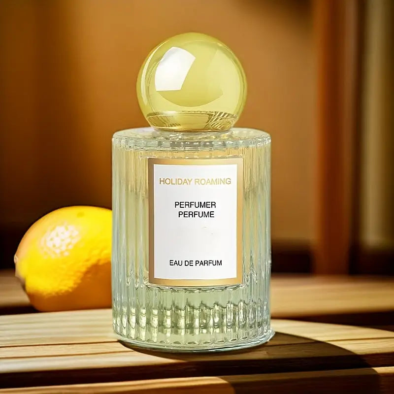 عطر نسائي - رائحة زهرية وفاكهية تدوم طويلاً، زجاجة ذهبية أنيقة