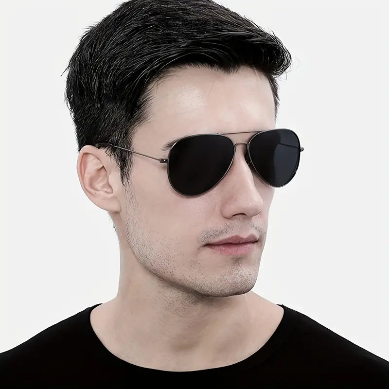 نظارة طبية كلاسيكية بيضاوية الشكل بإطار كامل، بتصميم عصري مزدوج المعبد مع إطار معدني للملابس غير الرسمية