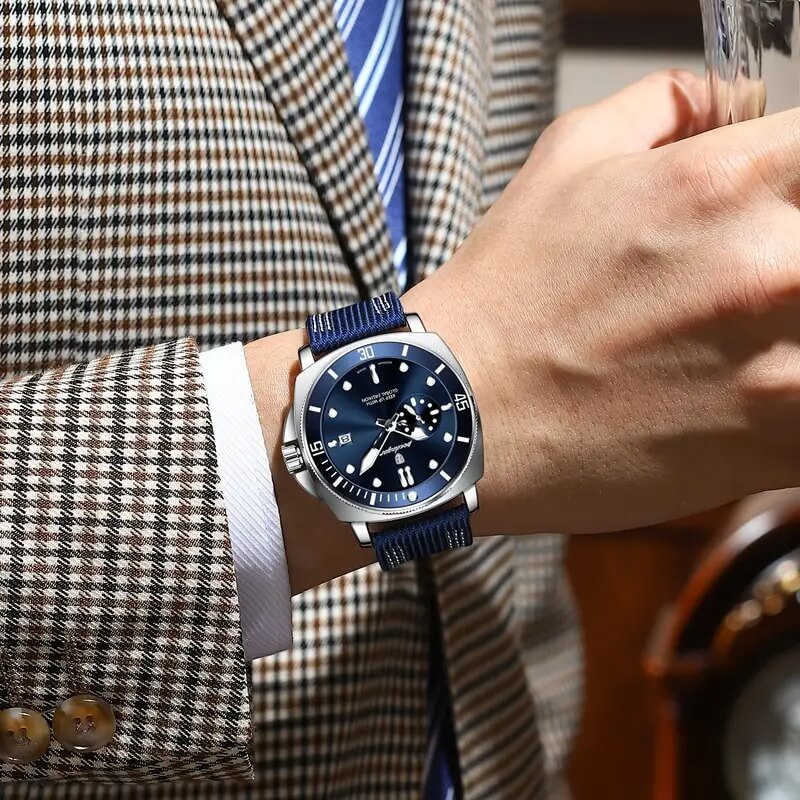 ساعة كوارتز رجالية POEDAGAR 2025 مقاومة للماء بتصميم جديد مع تقويم مضيء